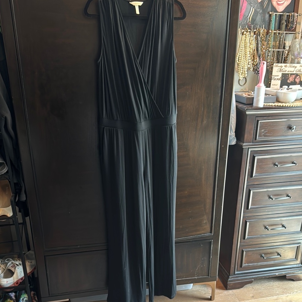 Soma Black Sleeveless Jumpsuit with V-Neck and Wide-Leg Design